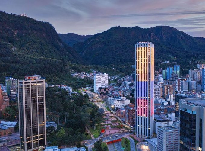 Traslado Privado Aeropuerto Hotel O Viceversa  Nocturno – Bogotá