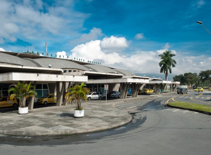 Traslado Aeropuerto Enrique Olaya Herrera  – Privado