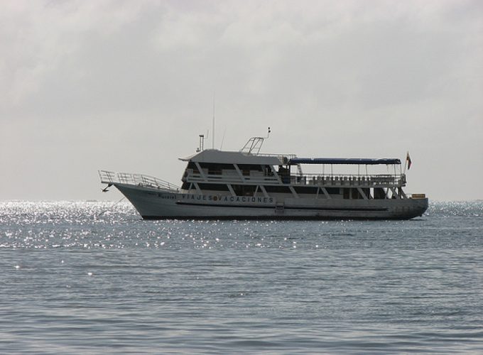 Tour Bahia Diurno – Barco Triton – Regular – San Andrés